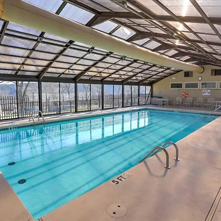 Branson Getaway With Balcony And Resort Amenities! Exterior photo