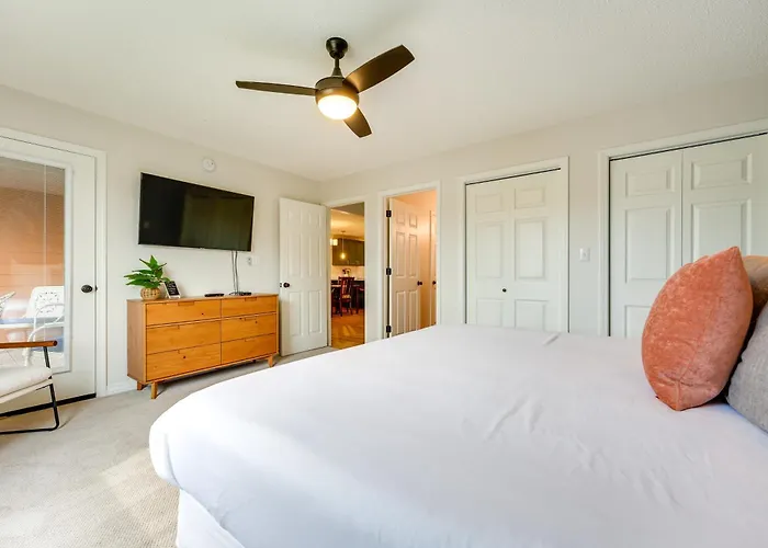 Branson Getaway With Balcony And Resort Amenities!
