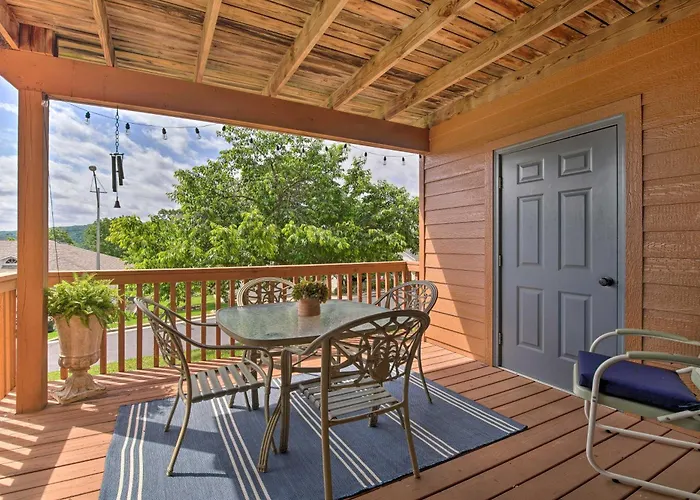 Branson Getaway With Balcony And Resort Amenities!